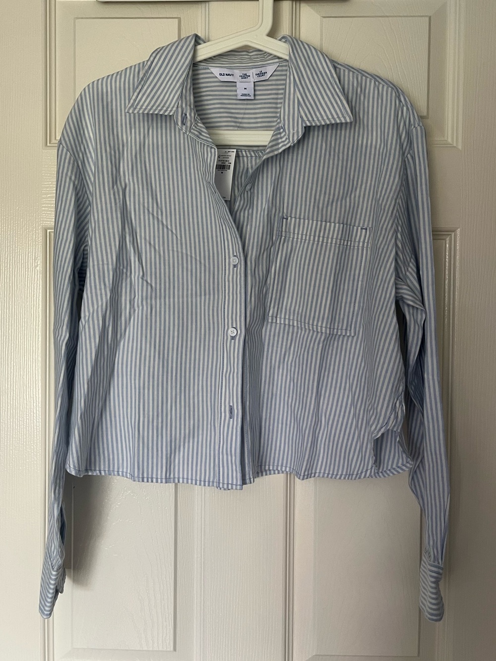 NWT old navy cropped button down- size M